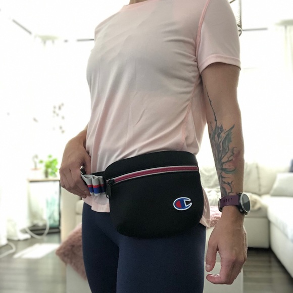 NWOT Champion Fanny pack/waist bag - Picture 2 of 6